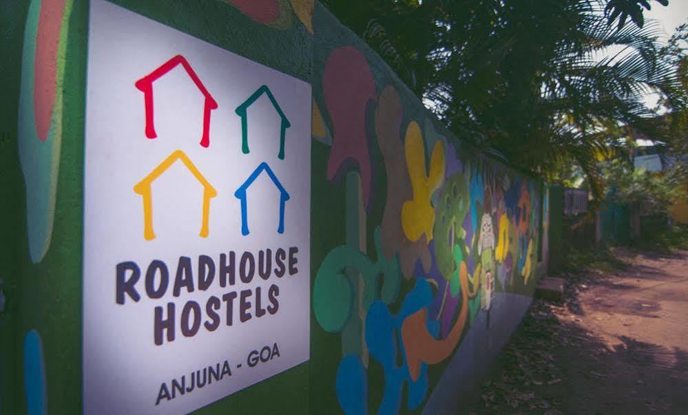 Anjuna By Roadhouse Hostels Goa 外观 照片